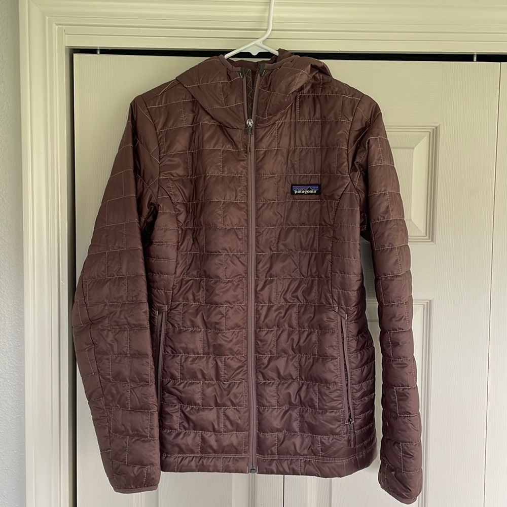 Hardly worn Patagonia nano puff. Great condition!